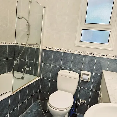 Family-friendly 2br Poolside With Terrace, Universal Area Pafos