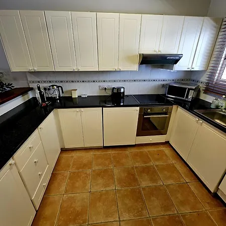 Family-friendly 2br Poolside With Terrace, Universal Area Paphos