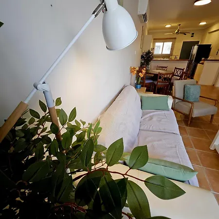 Daire Family-friendly 2br Poolside With Terrace, Universal Area